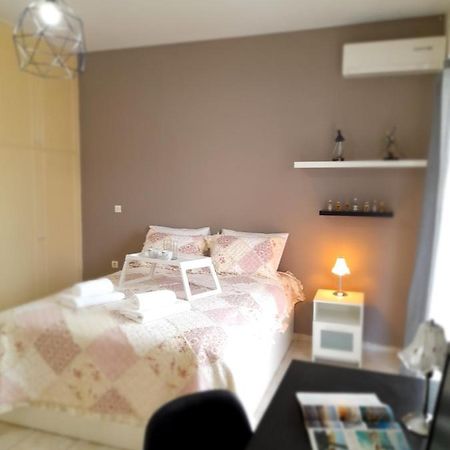 Irinis Apartment In Каламата Экстерьер фото