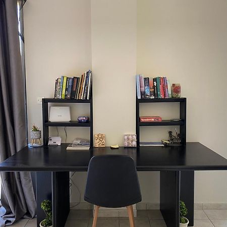 Irinis Apartment In Каламата Экстерьер фото